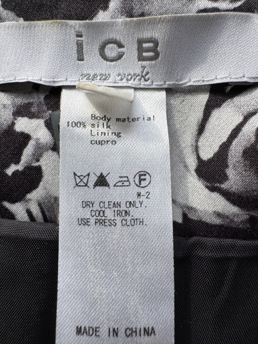 ICB NEW YORK Black White 100% Silk Floral Zip Front Dress Size 10 - Picture 6 of 9